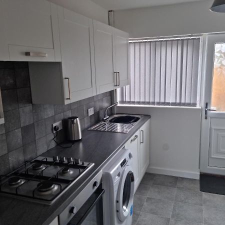 3 Bedroom House-เอลส์เมียร์พอร์ต ภายนอก รูปภาพ