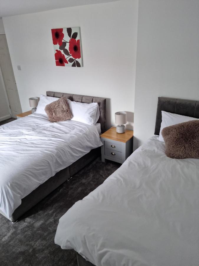 3 Bedroom House-เอลส์เมียร์พอร์ต ภายนอก รูปภาพ