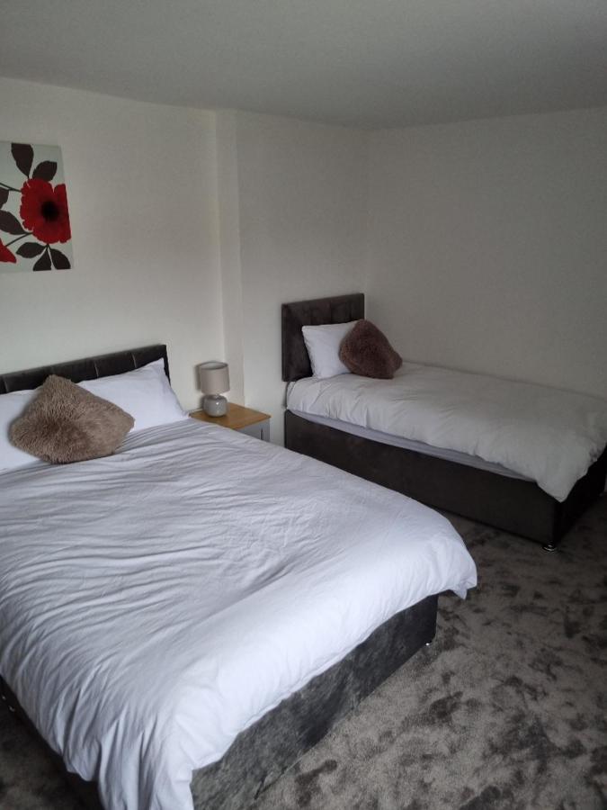 3 Bedroom House-เอลส์เมียร์พอร์ต ภายนอก รูปภาพ