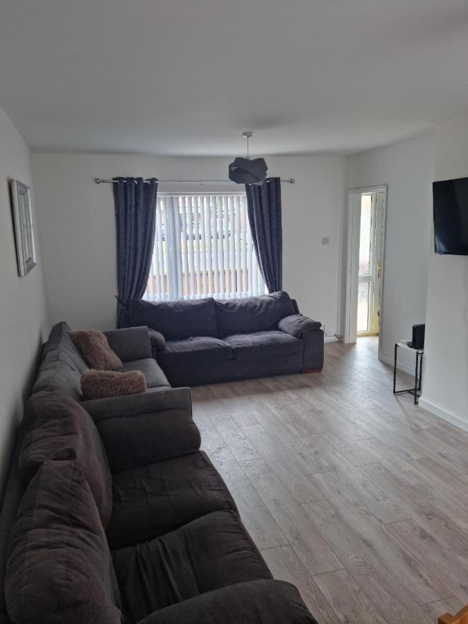 3 Bedroom House-เอลส์เมียร์พอร์ต ภายนอก รูปภาพ